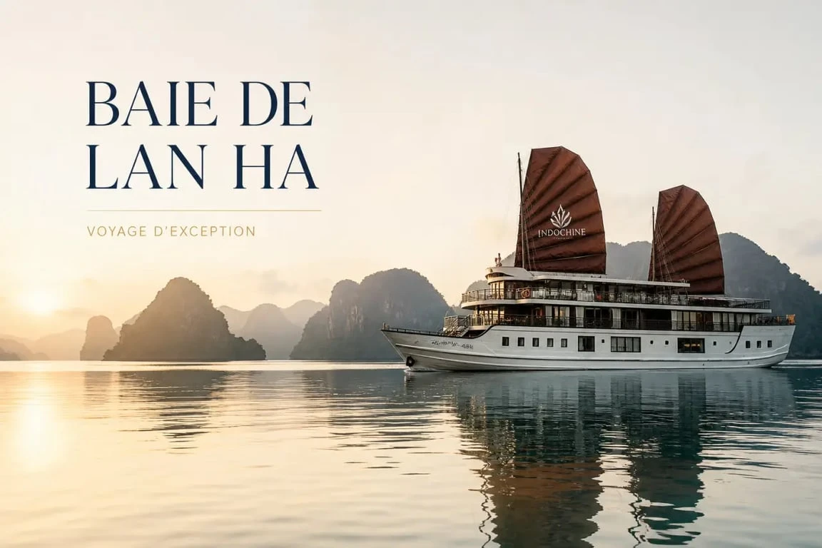 Voyage luxe vietnam : jonque de luxe dans la baie de Lan Ha au lever du jour