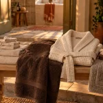 Linge de bain & linge de maison : serviettes éponge, peignoir et tapis de bain